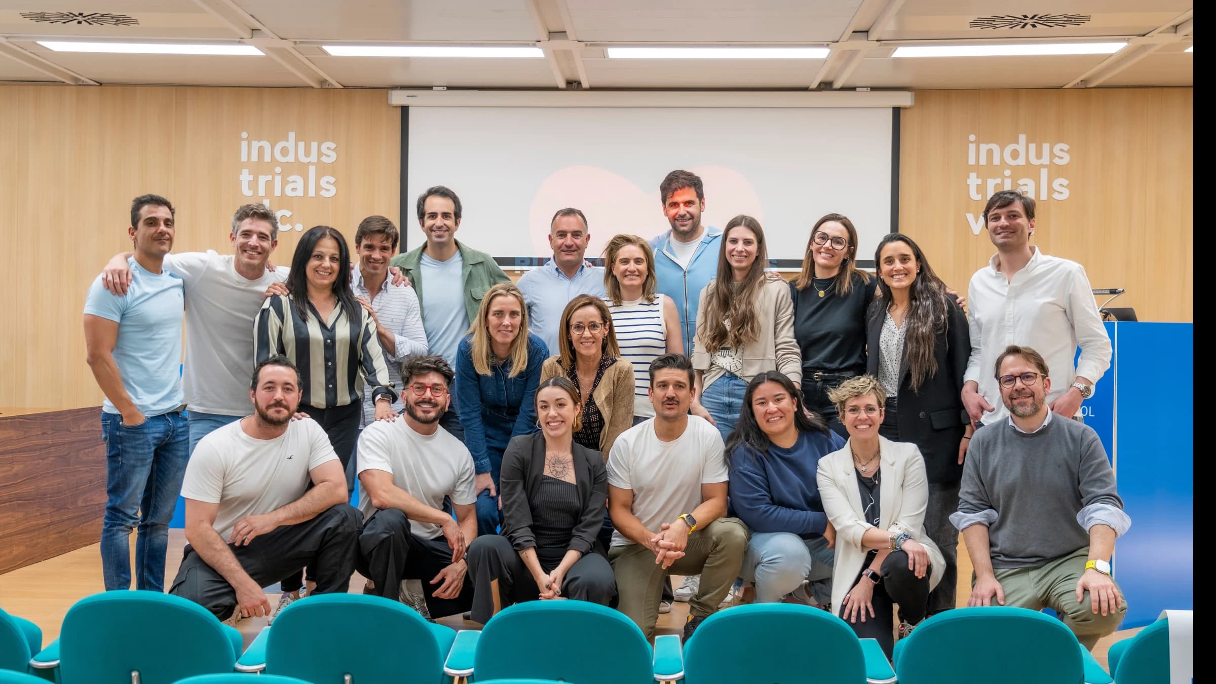 Los 10 mandamientos del Copitalismo Bravocrático