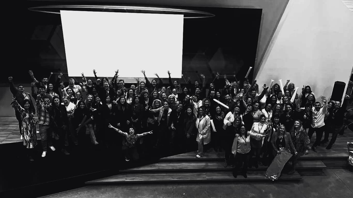 Jornada de Orathorix con una sala entera de pie