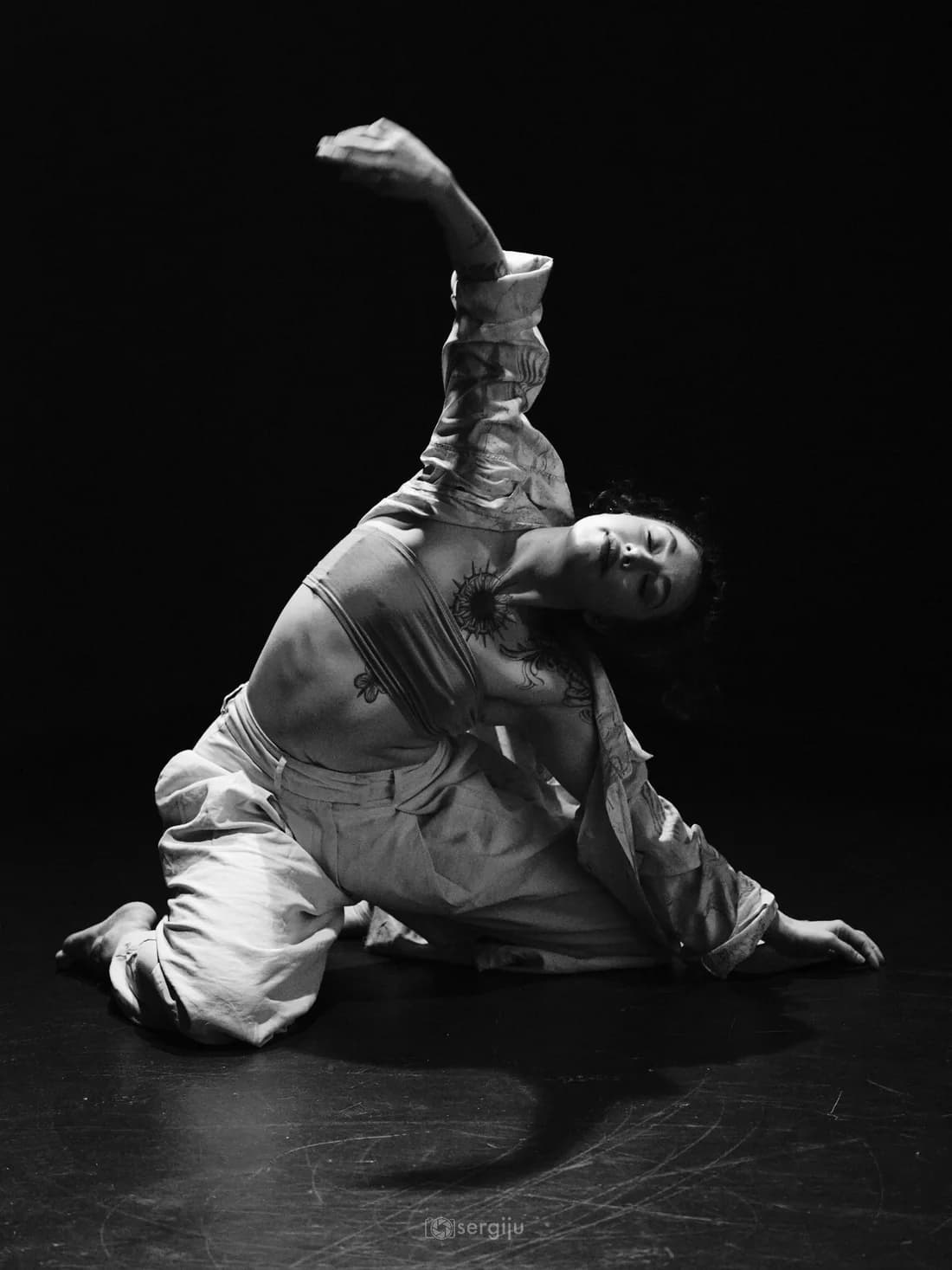 Jade Tchey en escena, en una pieza de movimiento
