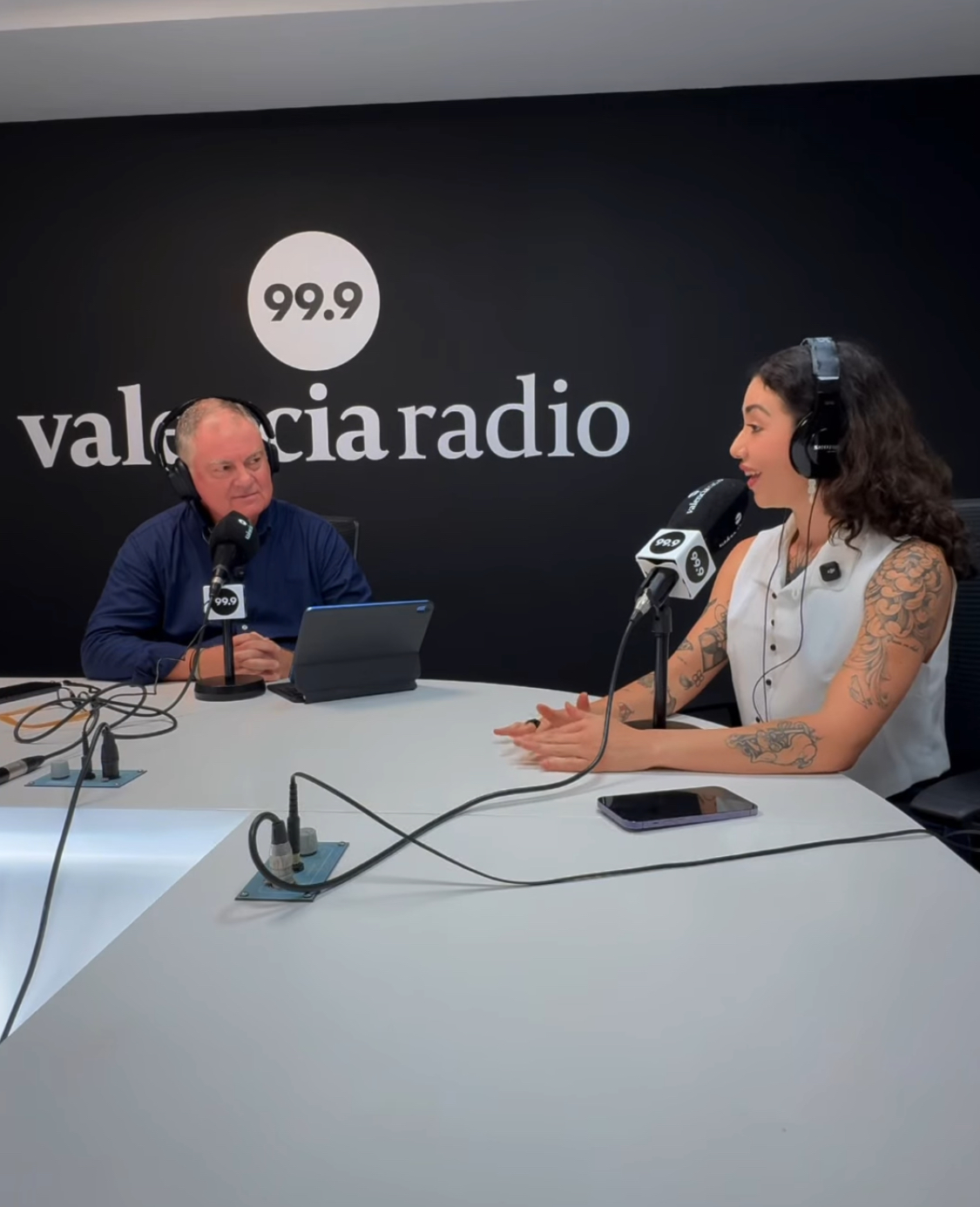 Aprende todo lo que puedas sobre todas las personas que tengas cerca